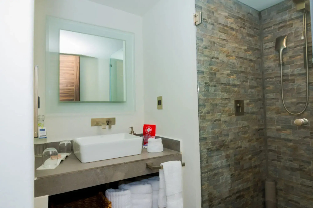 Suites Batia