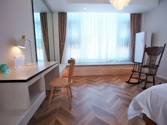Chunshan · Sky City Hostel