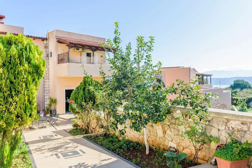 Andronikis House