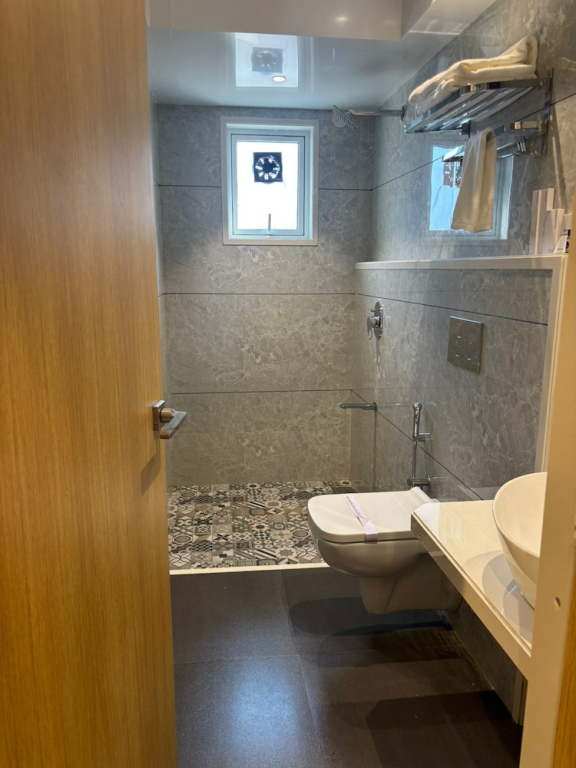 Hotel Imperial Suites - Airoli
