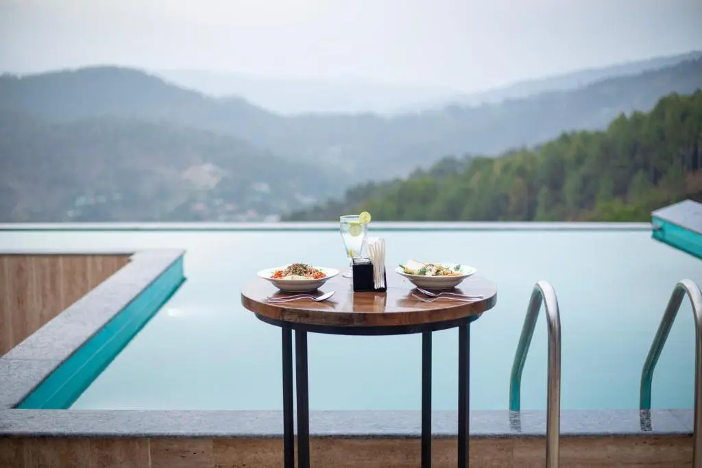 Spellmount - Himalayan View Infinity Pool Resort In Kausani