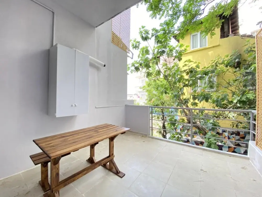 Flat With Balcony Near Flower Passage in Beyoglu