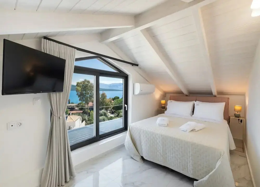 Endless Blue Maisonette