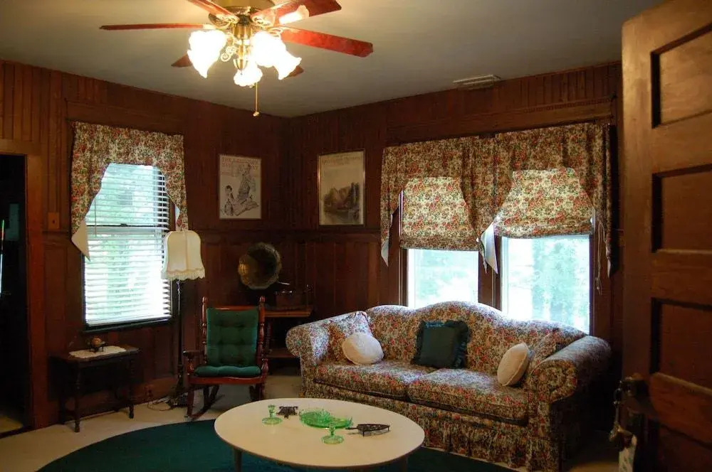 Mountain Laurel Inn