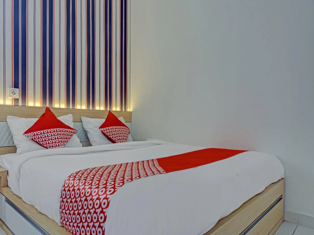 OYO 90120 Bolang Room