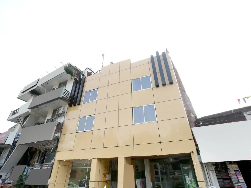 Hotel Modern Palace