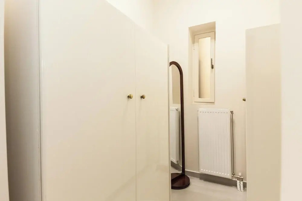 Pireas Jewel New Design Apt w Backyard