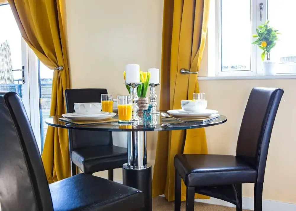 Inviting 2-bed Apartment in Wolverhampton