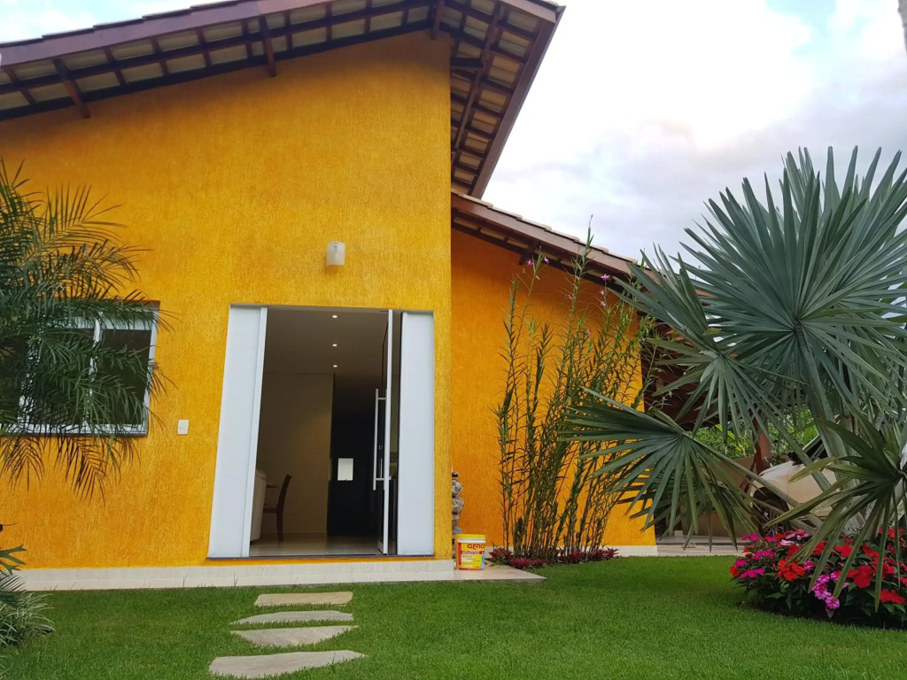 Bela Casa Terrea na Praia da Lagoinha Ubatuba com Piscina, Ar Condicionado, Churrasqueira e Forno a Lenha
