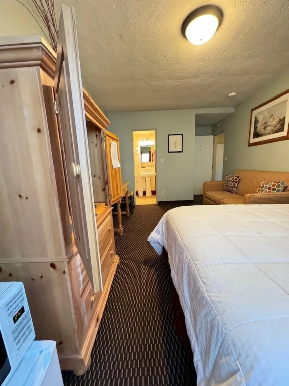 Rugged Country Lodge