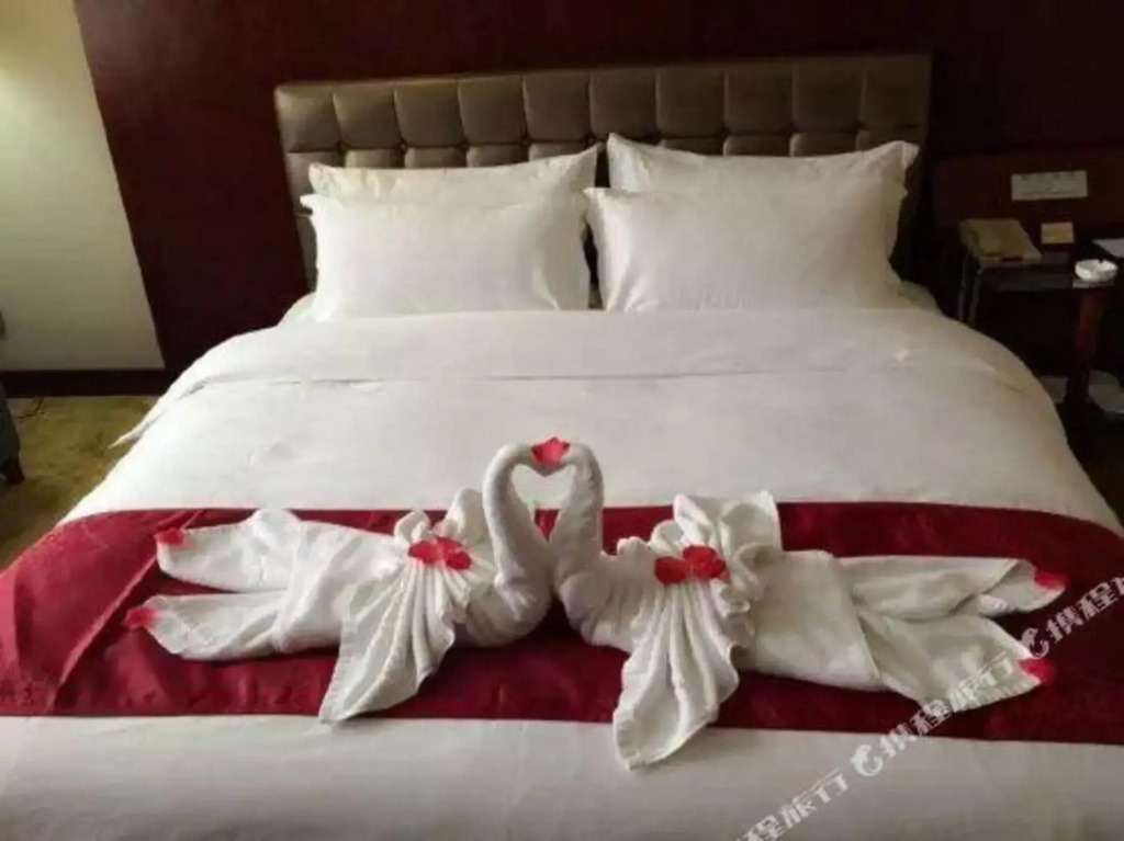 Yanshi Hotel