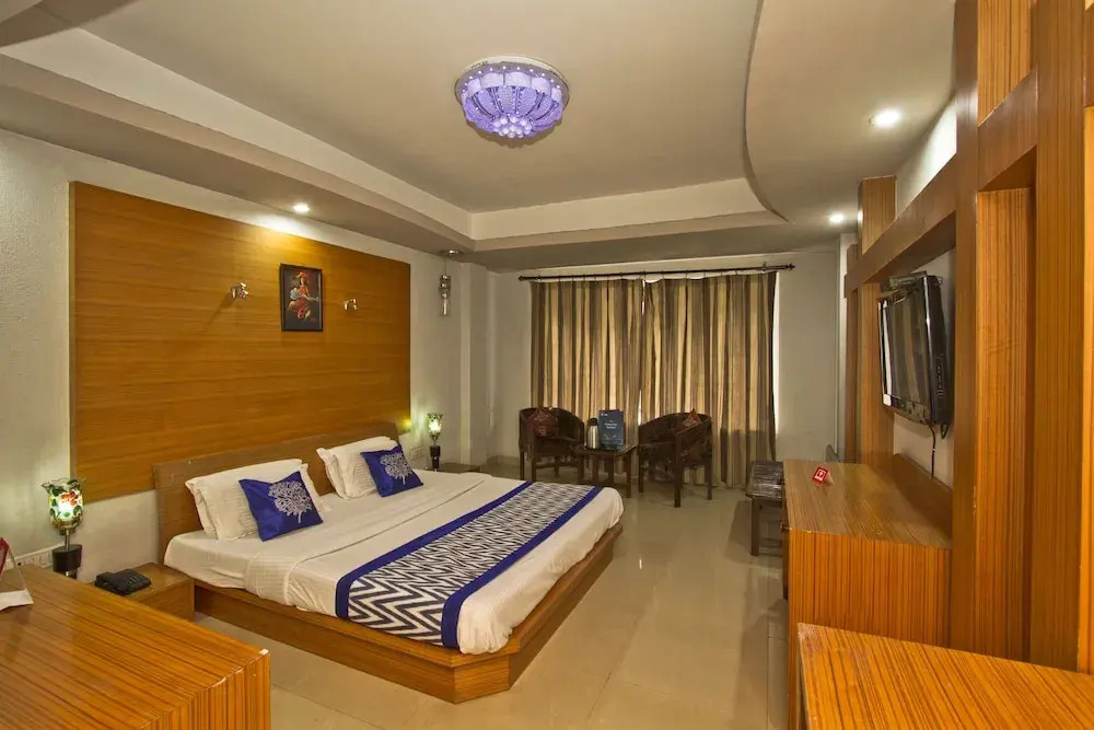 OYO 8606 Hotel Snow Princess