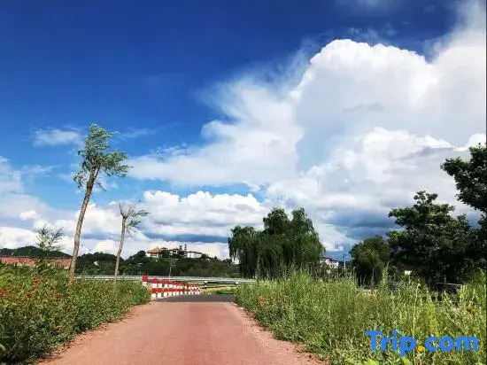 Shanhaijing Homestay (Jinhai Lake Scenic Area)