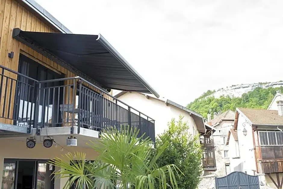 LES TANNERIES Meilleures vue sur la rivière Chambres climatisées