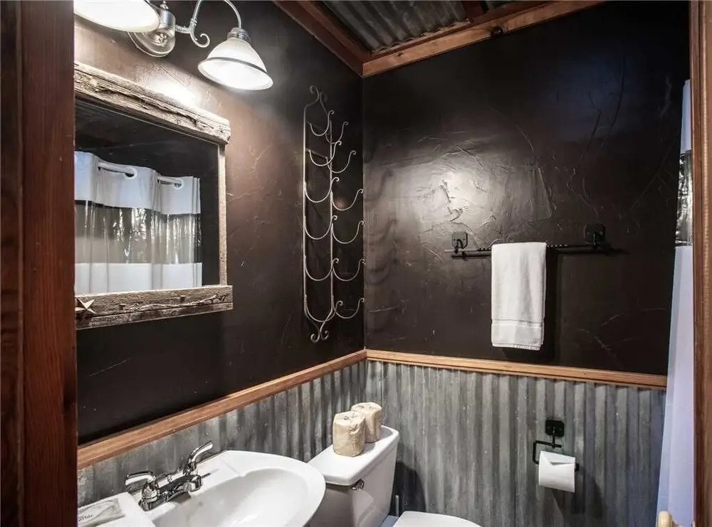 Apache Village 7, Queen Bed, Midtown, Sleeps 2