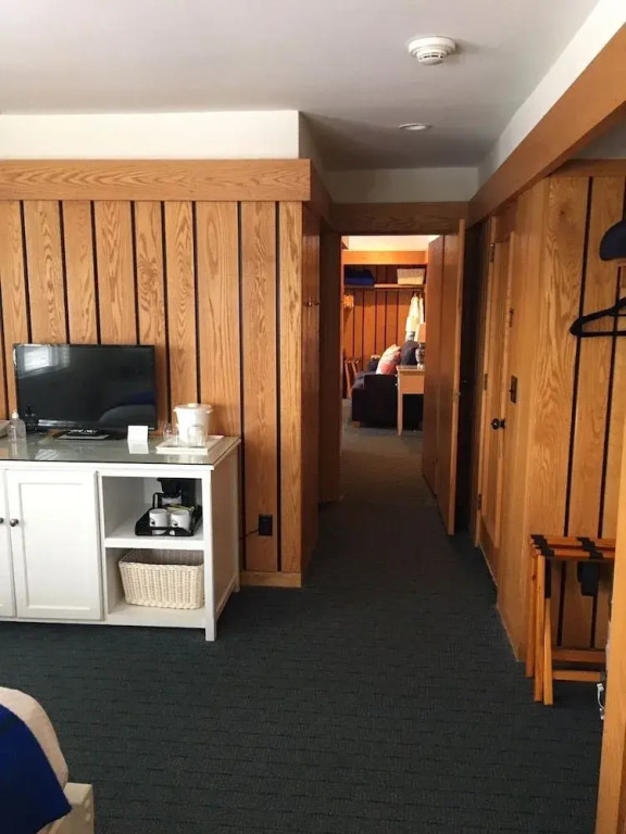 The Leland Lodge