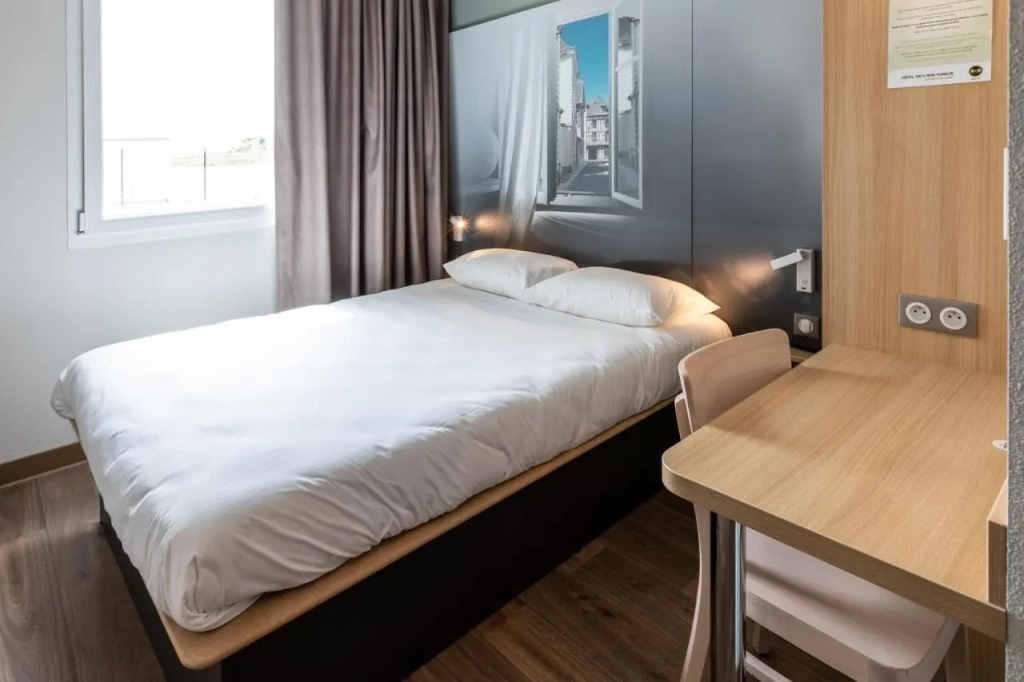 B&B HOTEL Troyes Magasins dusine