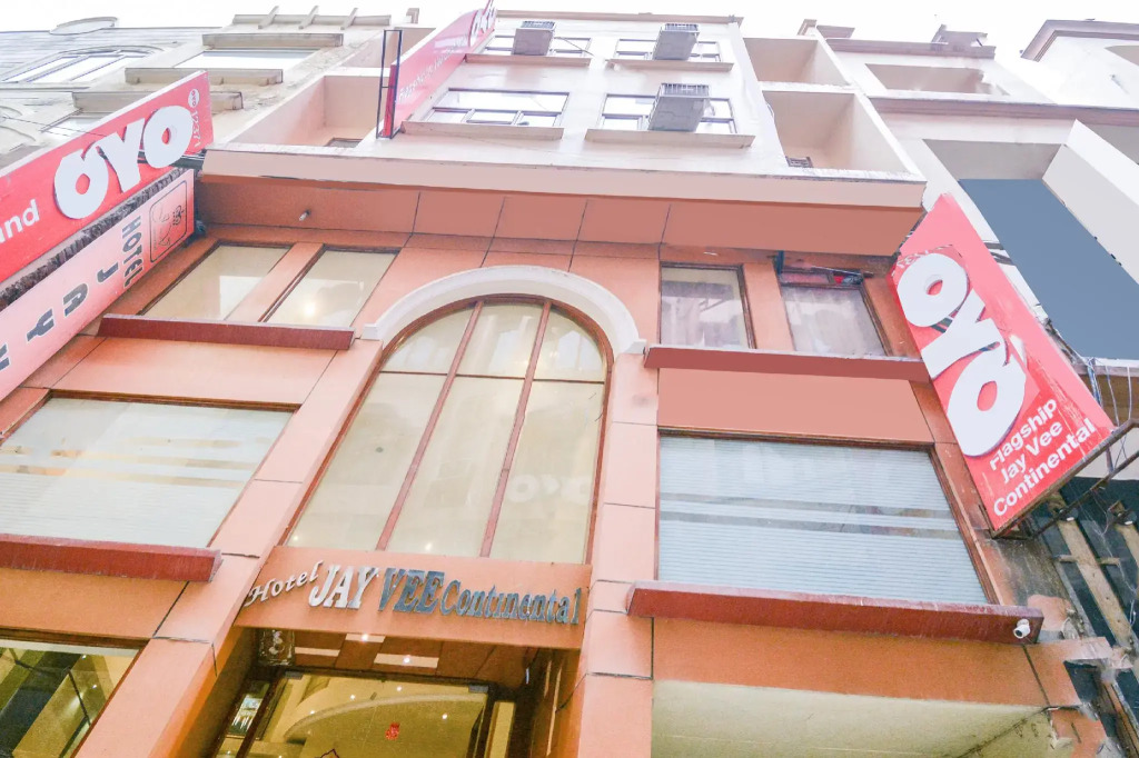 OYO 70316 Hotel Jay Vee Continental