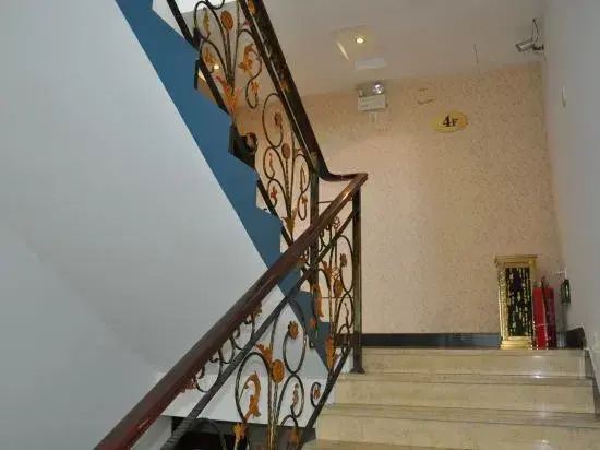 Q+ Jiuhuashan Hongyunlou Grand Hotel