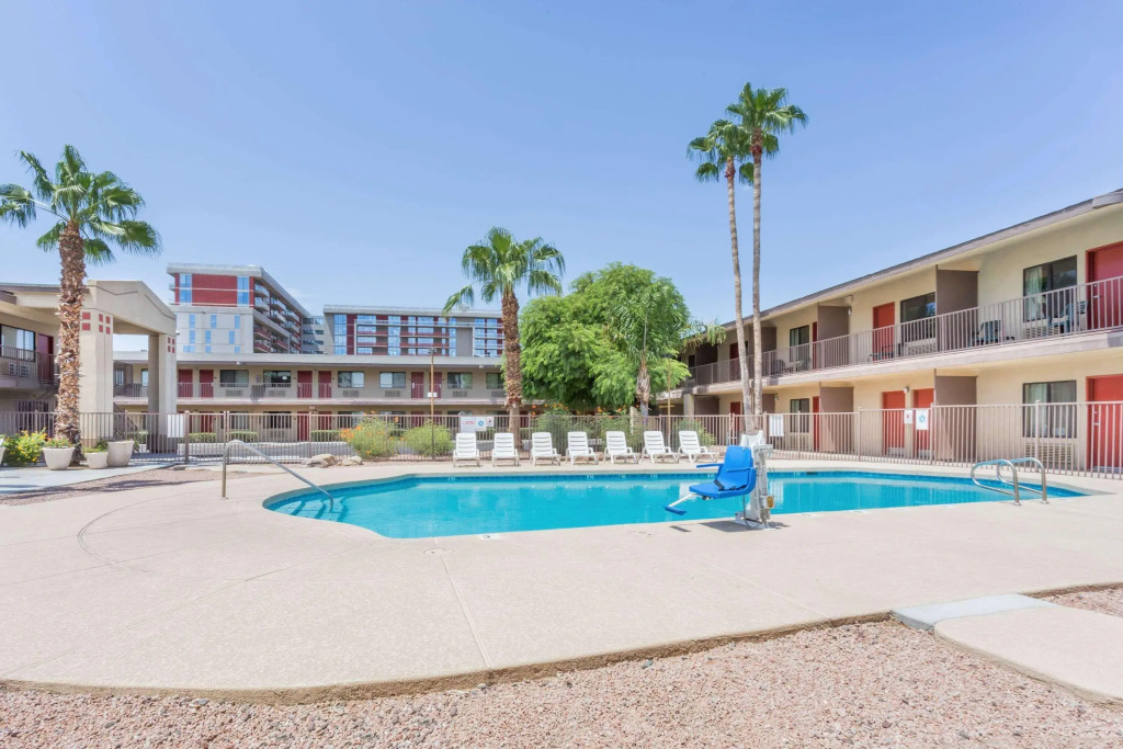 Super 8 Tempe
