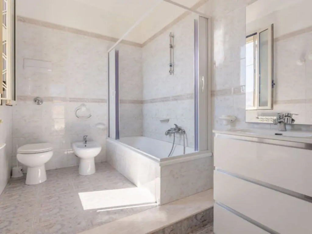 Holiday Home Alice by Interhome