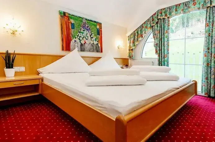 H Hotels