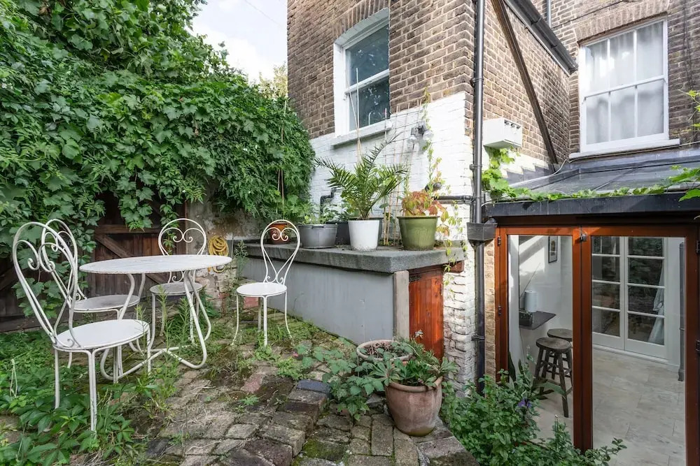 1 Bedroom Apartment in Kennington With Garden
