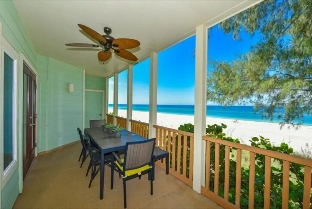 2903 Avenue F 3 Bedroom Home by RedAwning