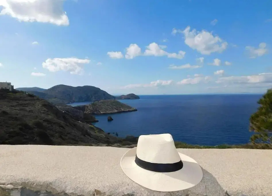 C & C _ Cycladic house with endless sea view