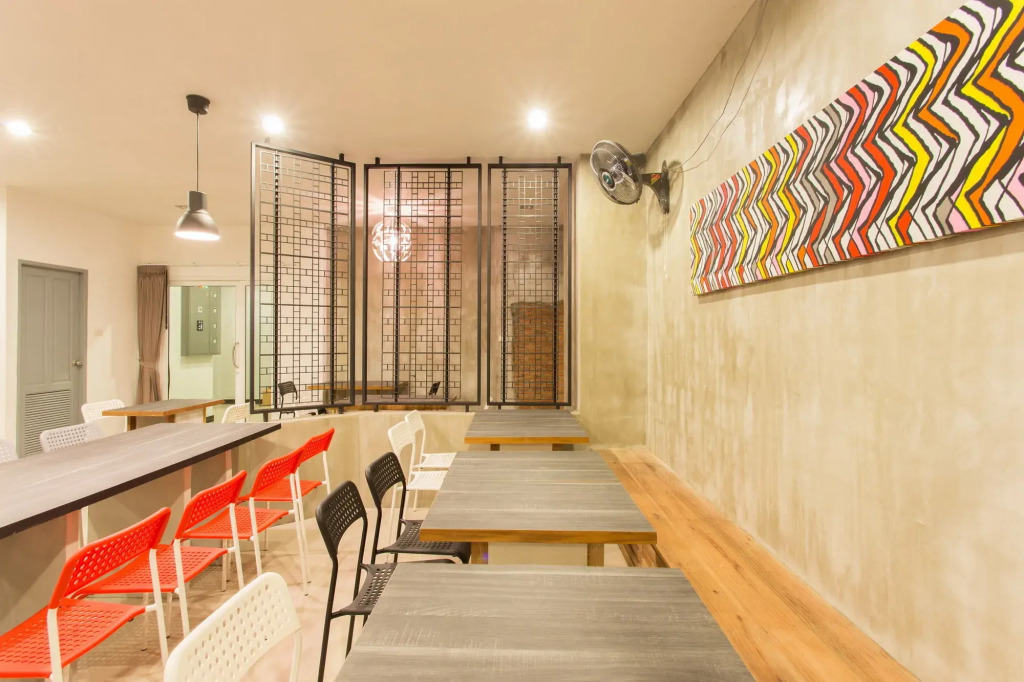 Krabi Inn And Omm Hotel
