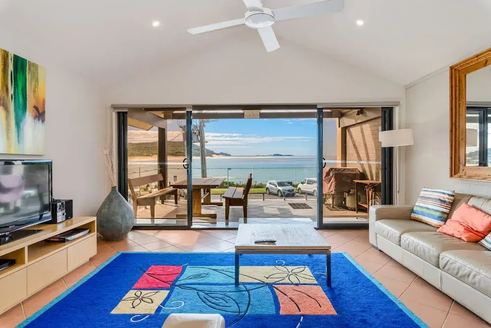 Beach House 72A Marine Dr Fingal Bay