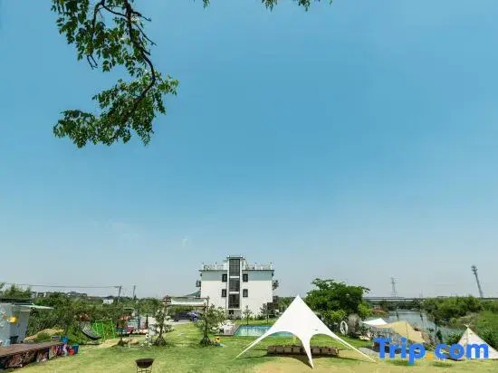 Deqing Three Mu Three Fen Land Homestay