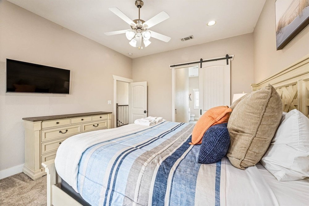 Blu Pearl 5 Bedroom Home