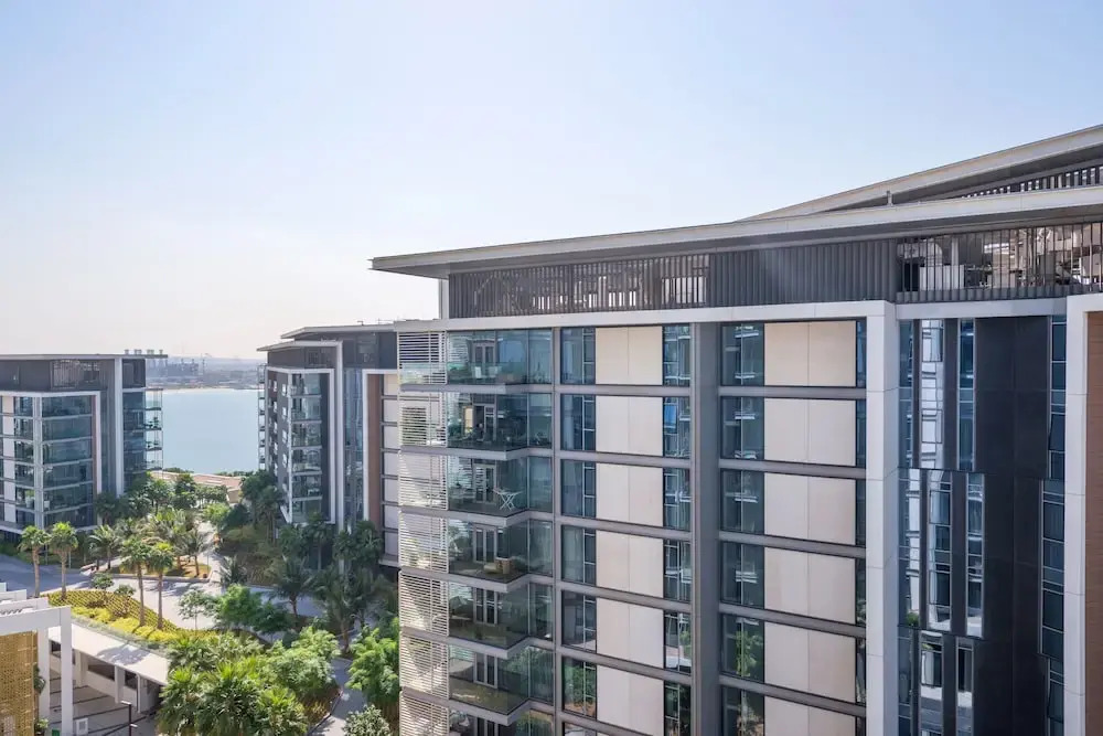 Luxury 2BR plus maids room in Bluewaters