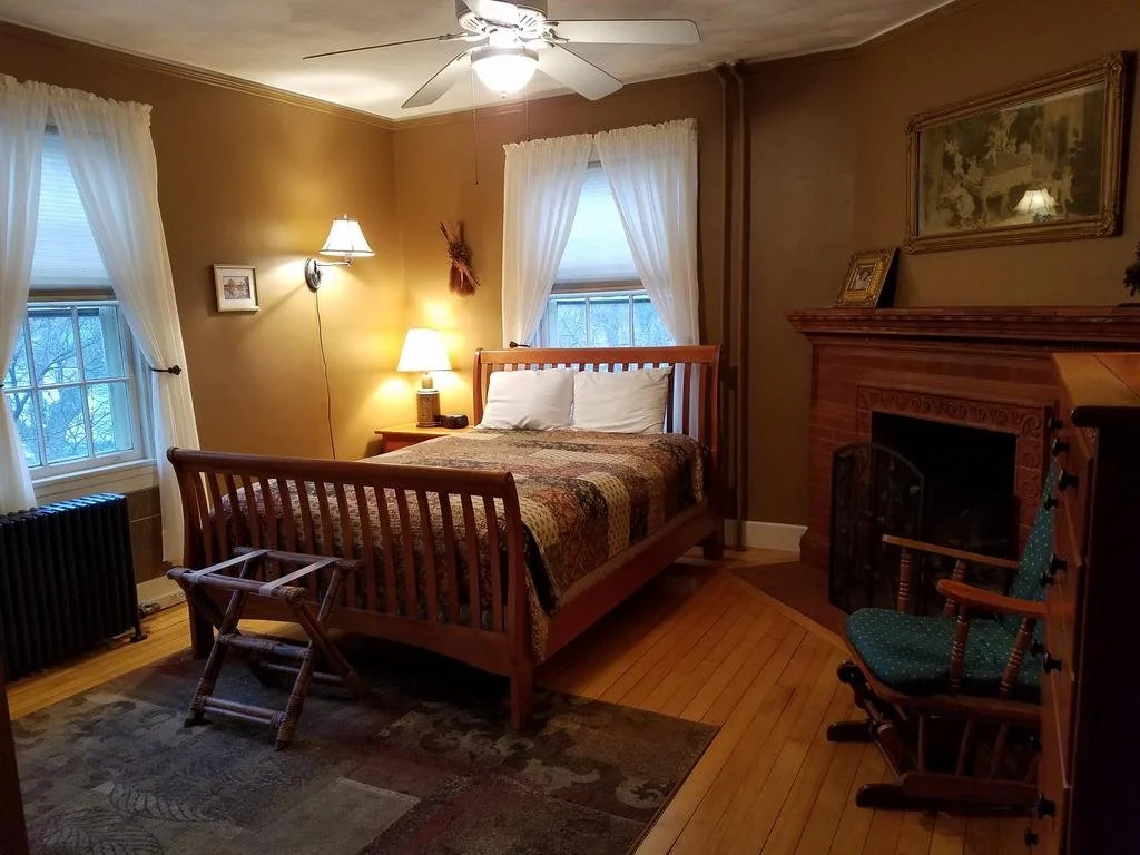 Yale Manor B&B & Yurt Glamping