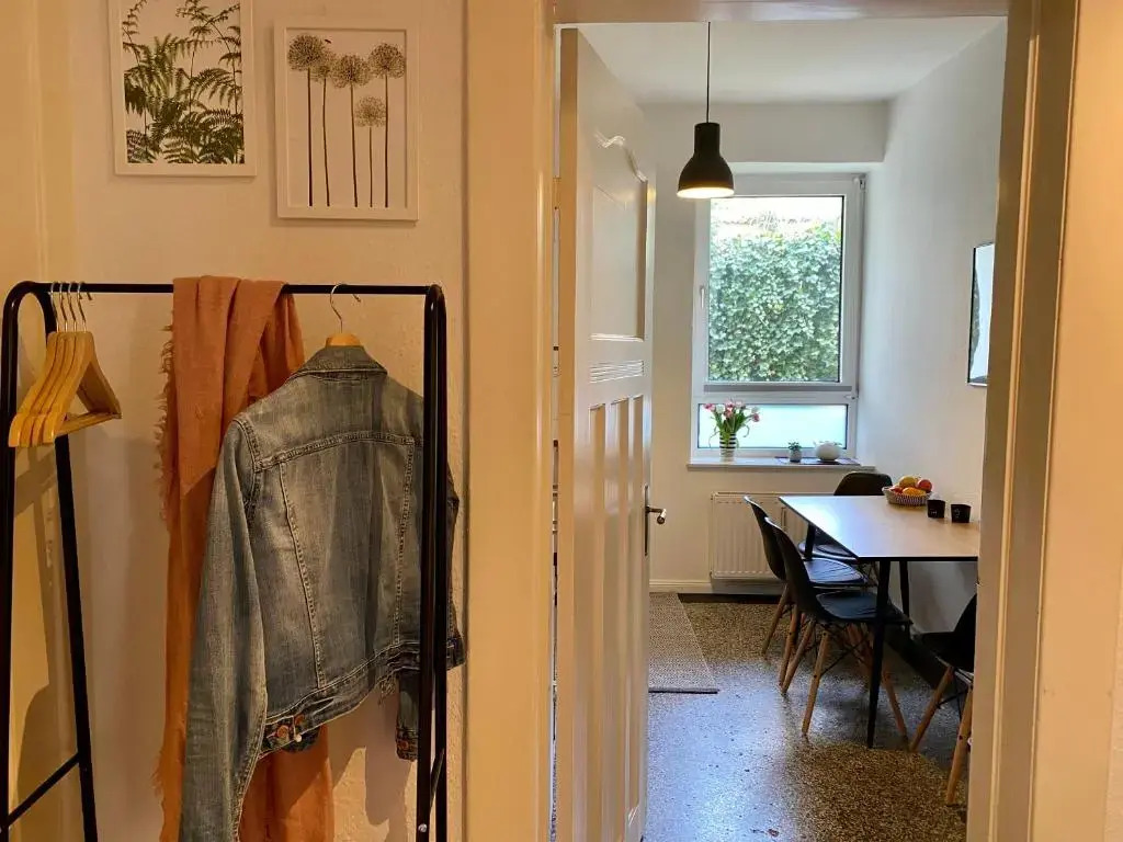 Zentrumsnahe Schone Altbauwohnung Bis 4 Personen