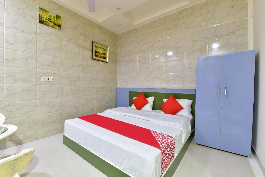 OYO 77500 Hotel Ballantine