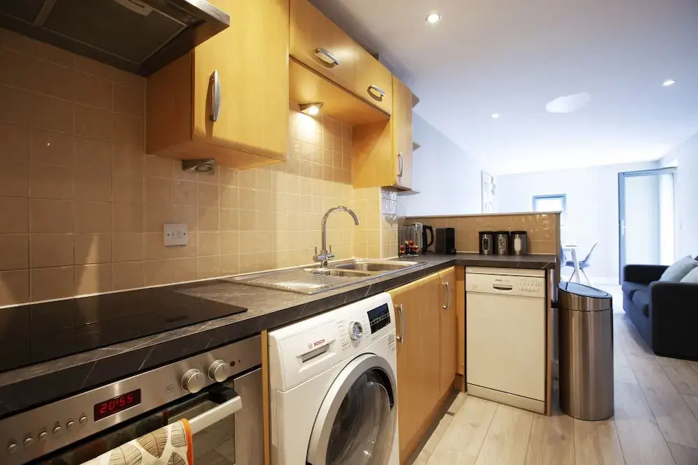 The Wesley Luxury City Apartment