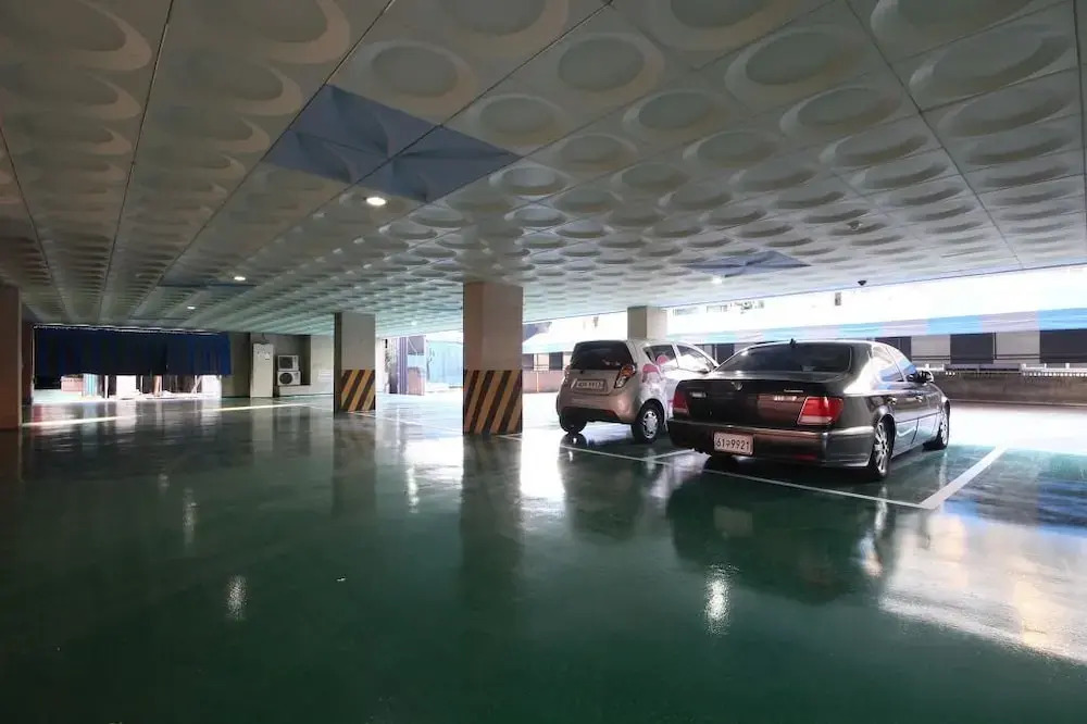 Utopia Hotel