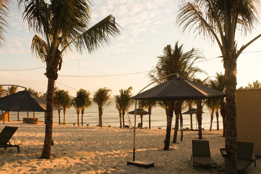 Eagles Beach Resort