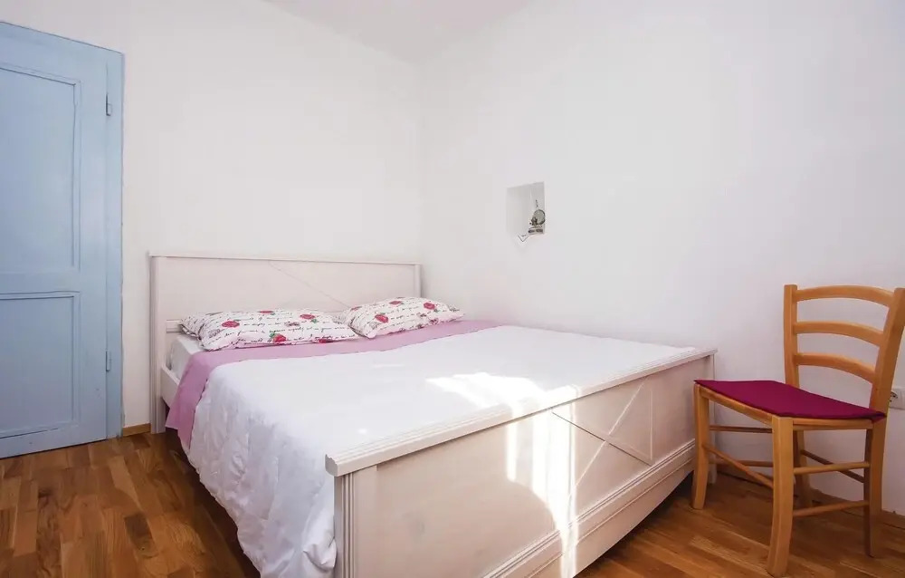 Amazing Home in Tribunj Sovlje With Wifi and 4 Bedrooms