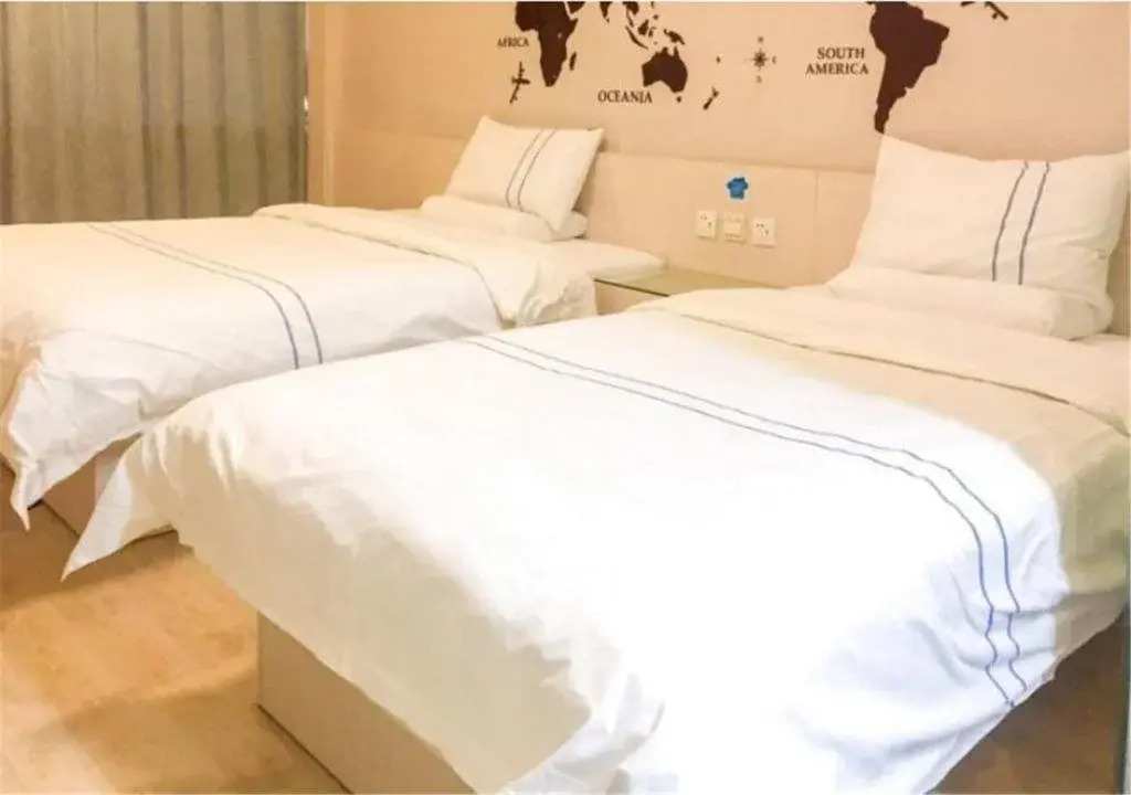 Yijia 365 Hotel Chain (West Street Museum Subway Station Branch)