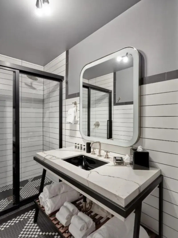 The Chicago Hotel Collection - Wrigleyville