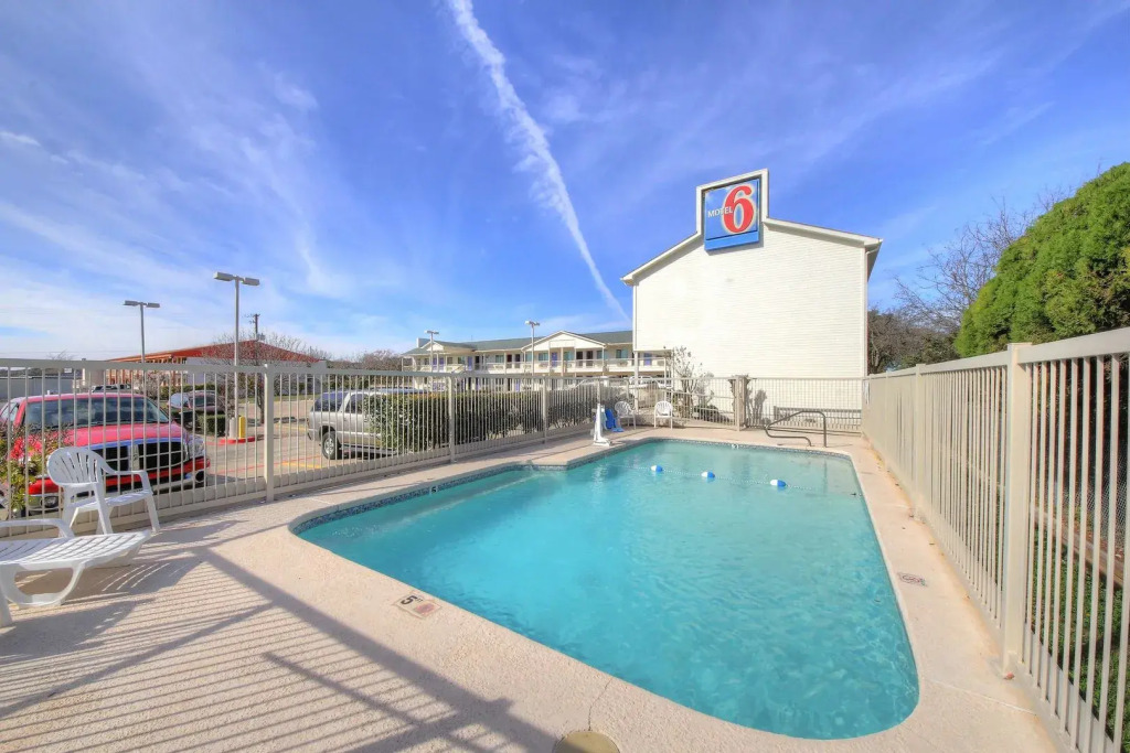 Motel 6-Kerrville, TX