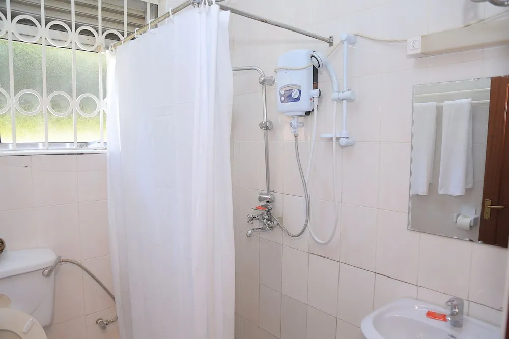 Adonai Guest House - Hostel