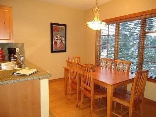 Golden Bench Townhome 7 - One Bedroom Townhome