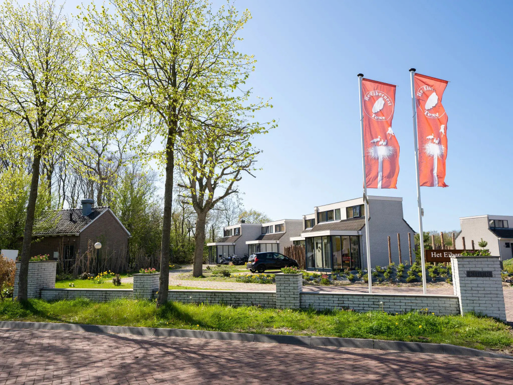 Attractive house with dishwasher in a holiday park, located on beautiful Texel