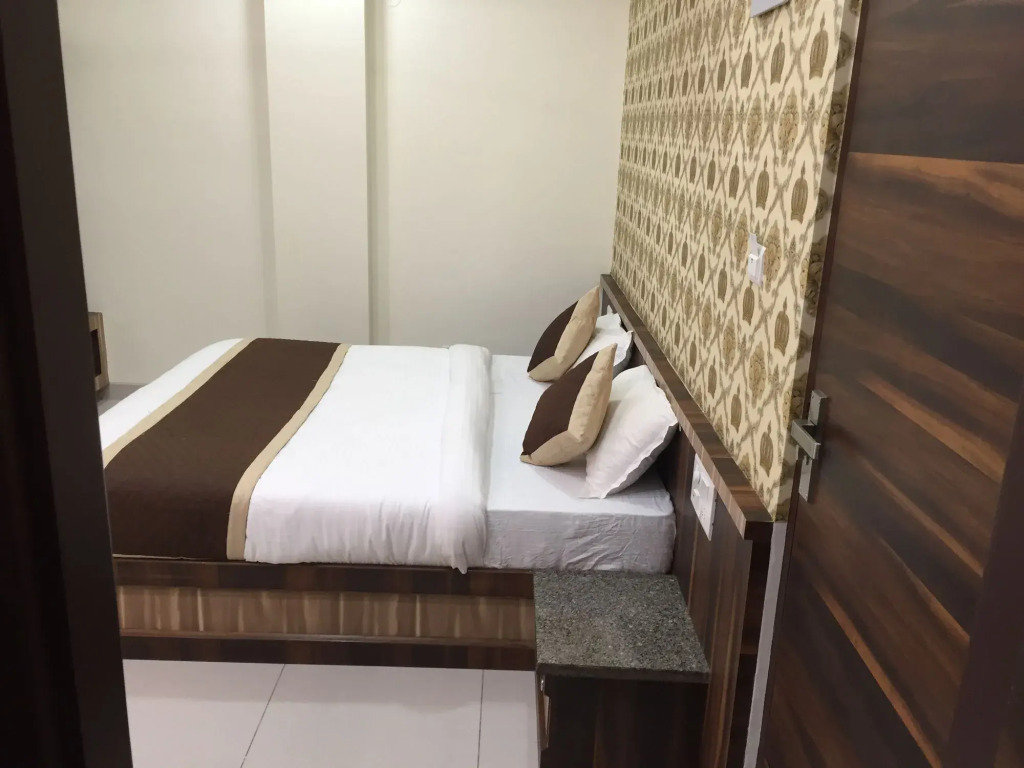 Hotel Olive Greens Near Jaipur International Airport