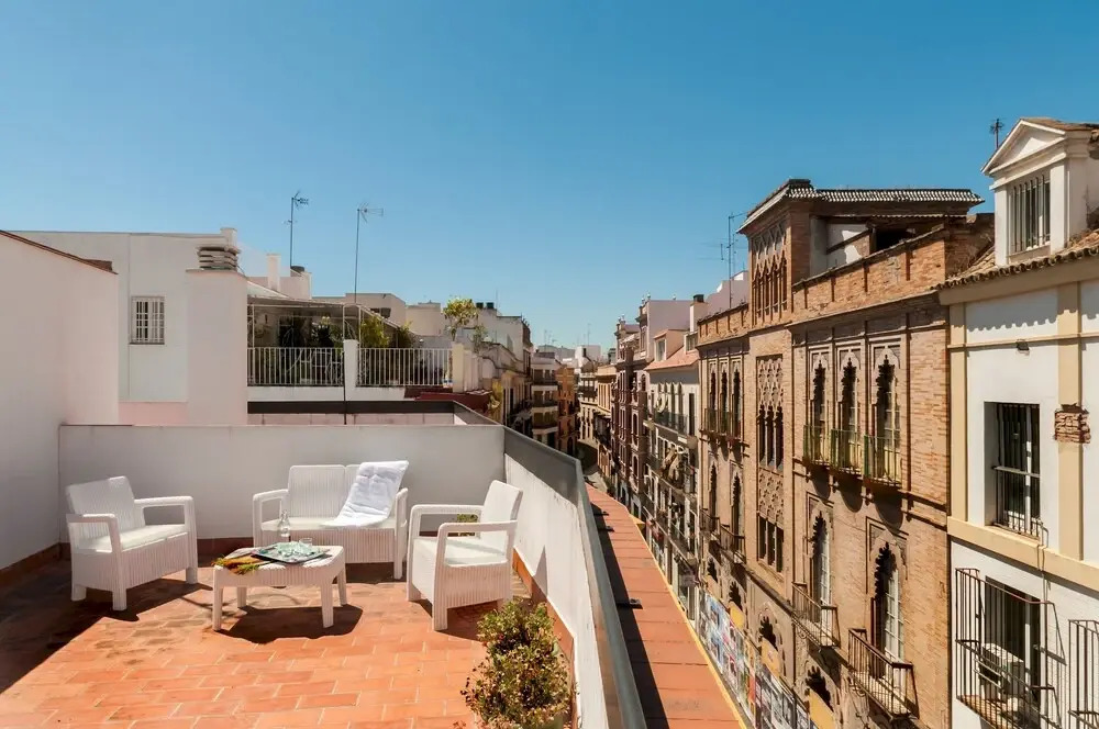 Great Location 3 bd Apartment With Terrace. Amor de Dios