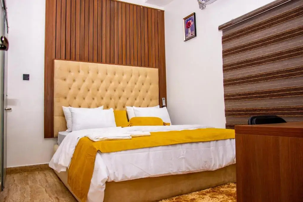 NIFEWAT APARTMENT,Bris suite 1bedroom apartment gym, Netflix,WiFi